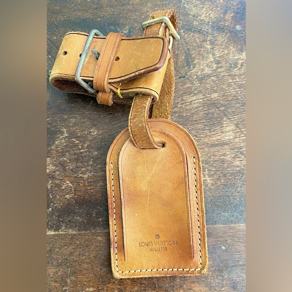 Authentic Louis Vuitton Luggage tag. Leather